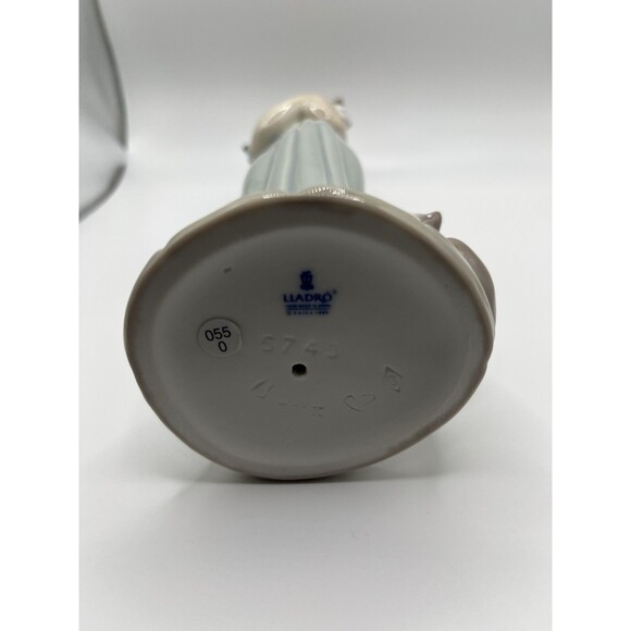 Lladro Don’t Forget Me! Girl with Kittens Cat Porcelain Figurine 8” #5743 No Box - Picture 6 of 6